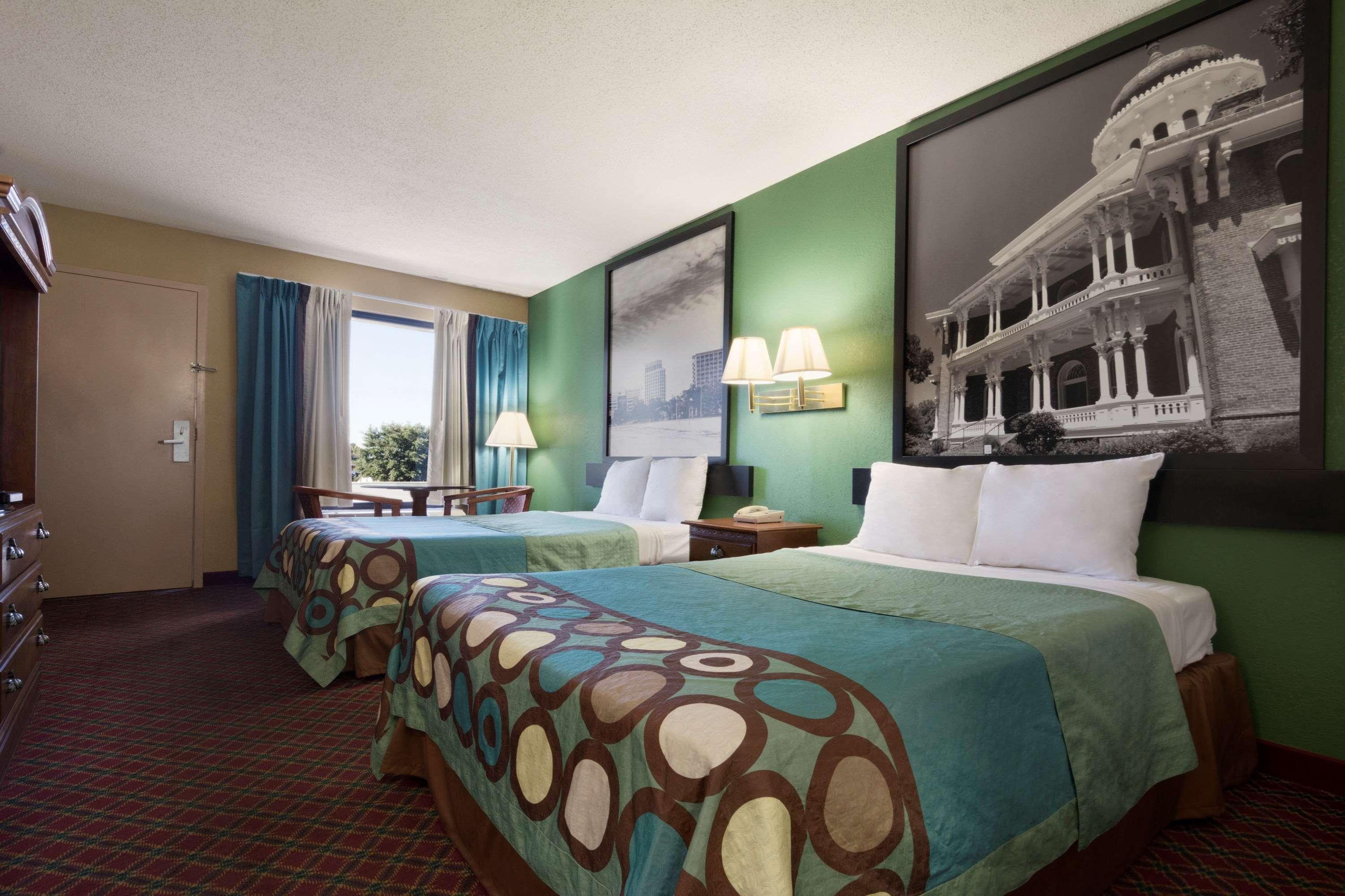Super 8 By Wyndham Hattiesburg North Εξωτερικό φωτογραφία