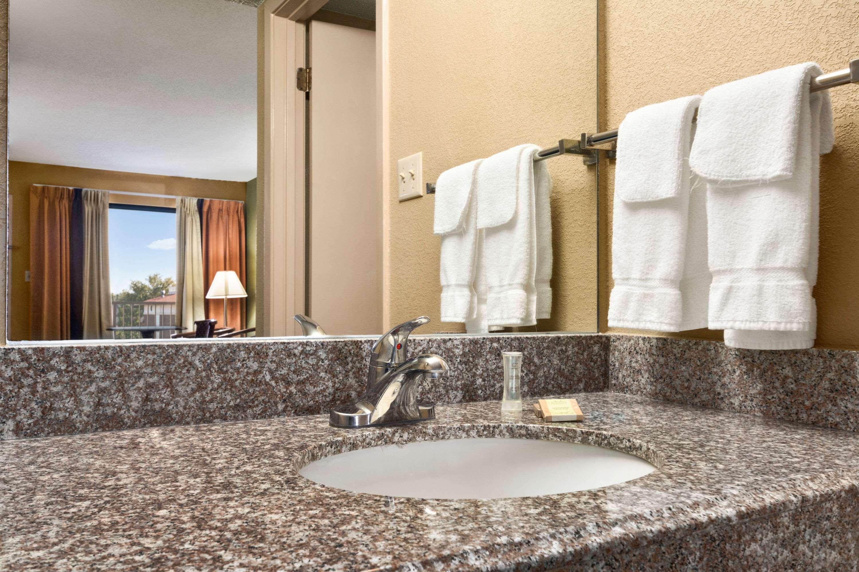 Super 8 By Wyndham Hattiesburg North Εξωτερικό φωτογραφία