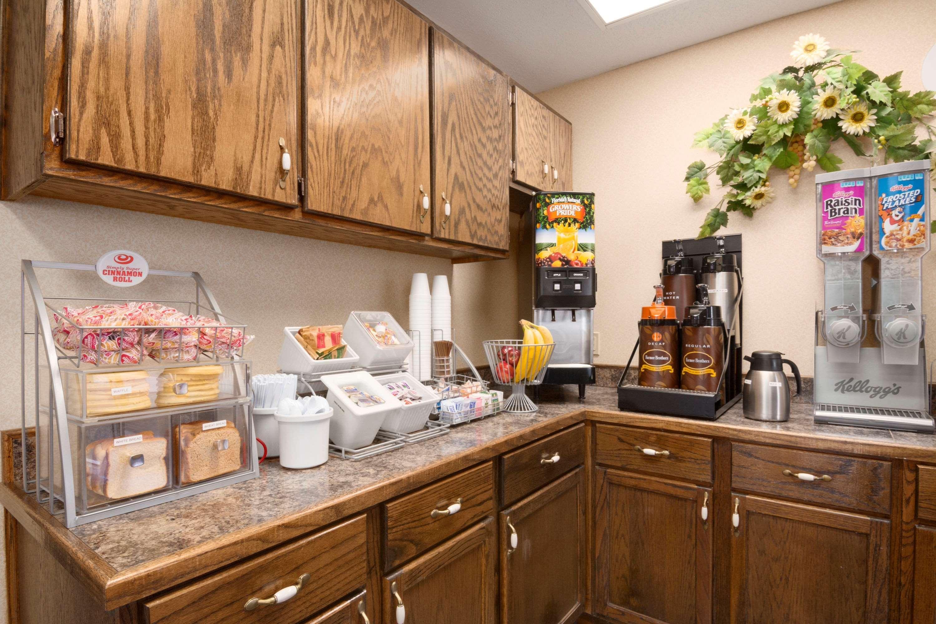 Super 8 By Wyndham Hattiesburg North Εξωτερικό φωτογραφία