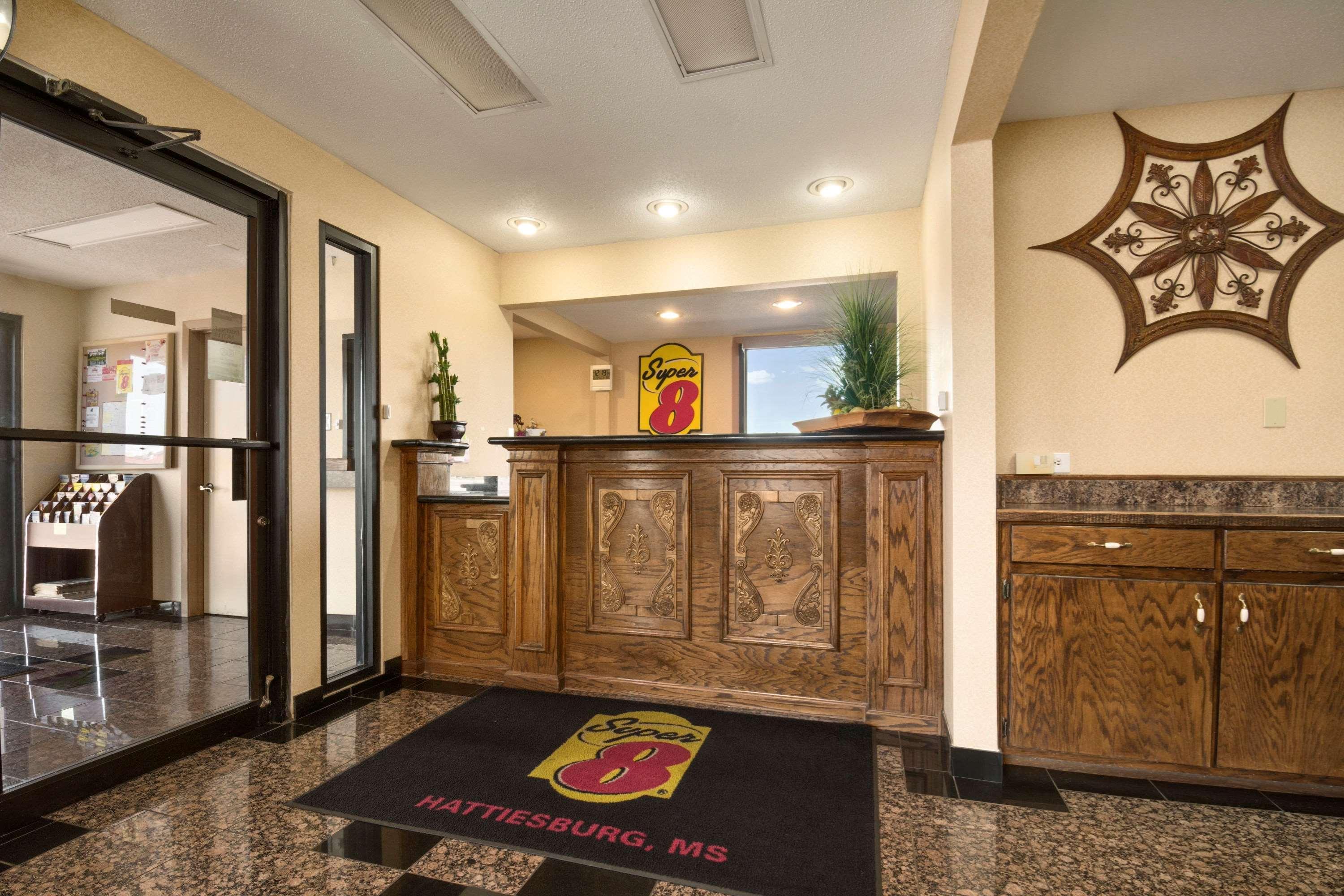 Super 8 By Wyndham Hattiesburg North Εξωτερικό φωτογραφία